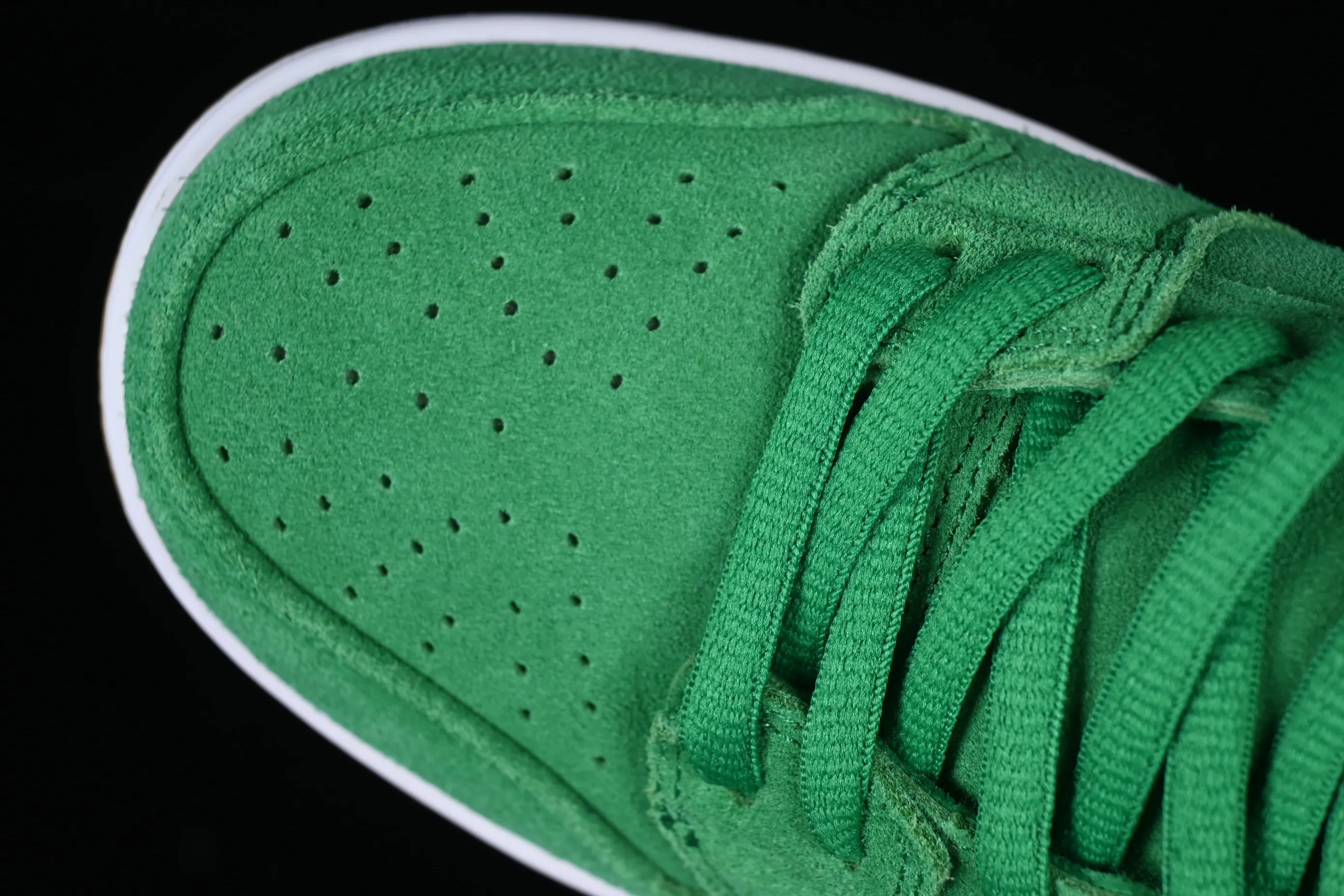 All categories Nk SB Dunk series Nk SB Dunk Low low-top sneakers Nk SB Dunk Low Pro green gold SB smashed backboard fashion casual sneakers BQ6817-303